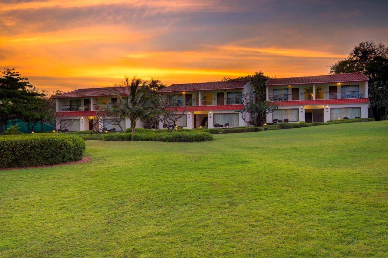 Radisson Blu Resort Temple Bay Mamallapuram Dış mekan fotoğraf The Village
