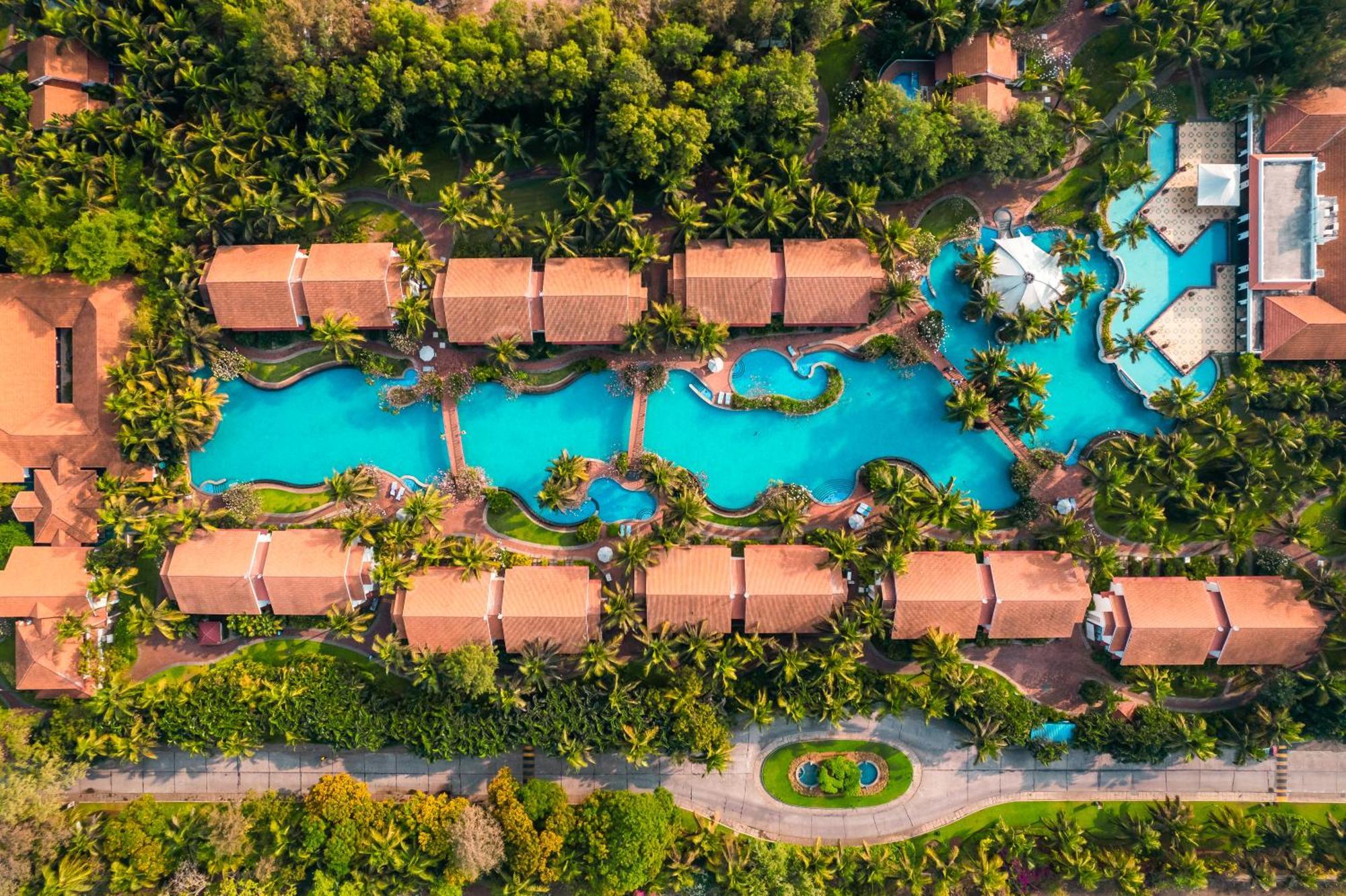 Radisson Blu Resort Temple Bay Mamallapuram Dış mekan fotoğraf Aerial view of the resort